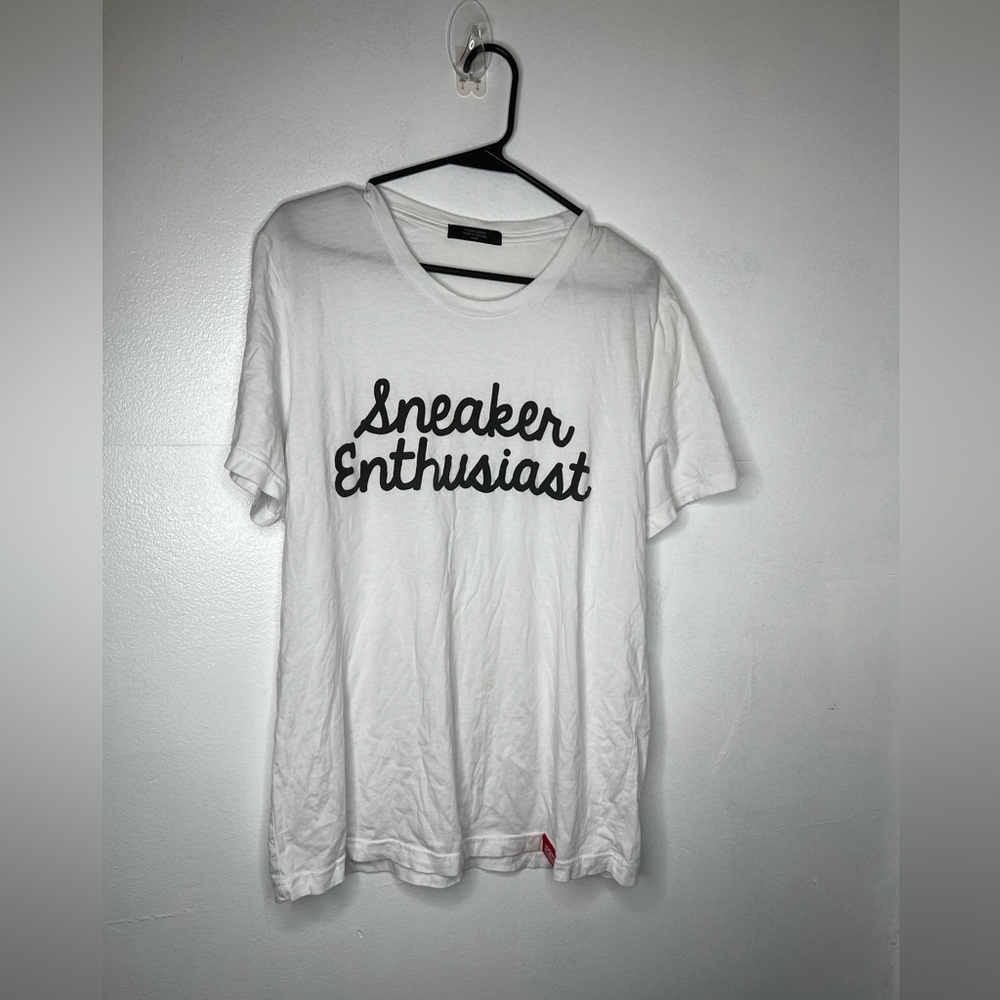 Padded Room Mens Sneaker Enthusiast Graphic T Shirt Size Large